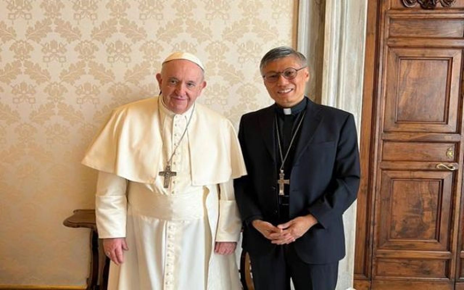 Francisco y monseñor Stephen Chow Sau Yan