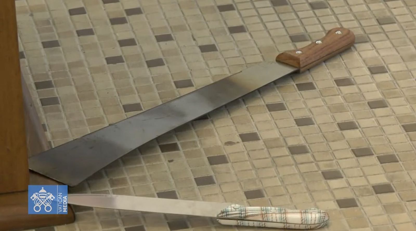 Los machetes que entregaron los niños y con los que fueron asesinados sus familiares