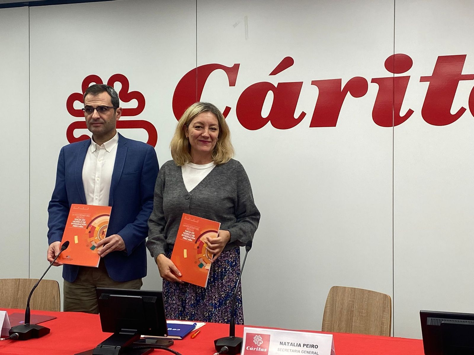 Presentación del informe en la sede de Cáritas