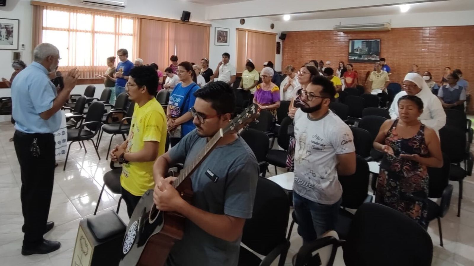 Momento de formación de los misioneros