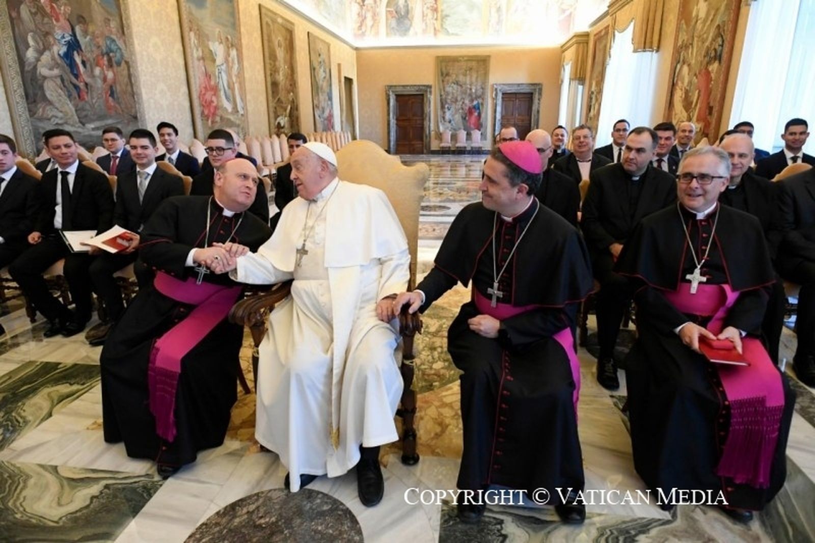 El Papa, con Prieto, Cadiñanos y Valín