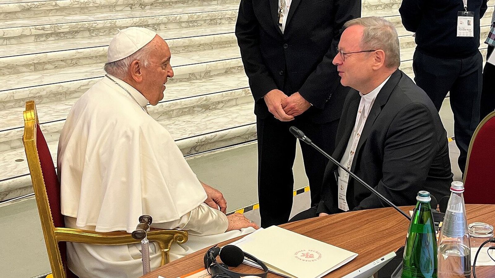 Bätzing, con Francisco durante el pasado Sínodo