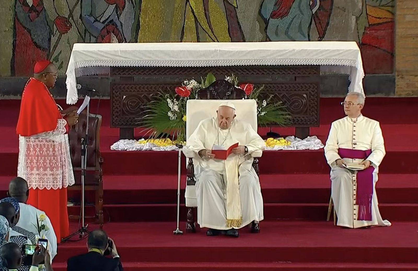 Saludo del cardenal Ambongo al Papa