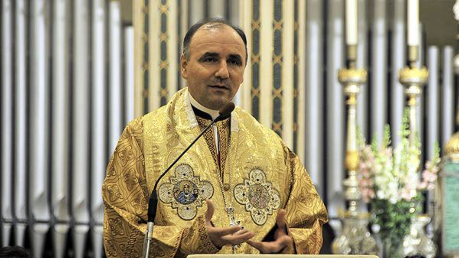 El obispo Virgil Bercea