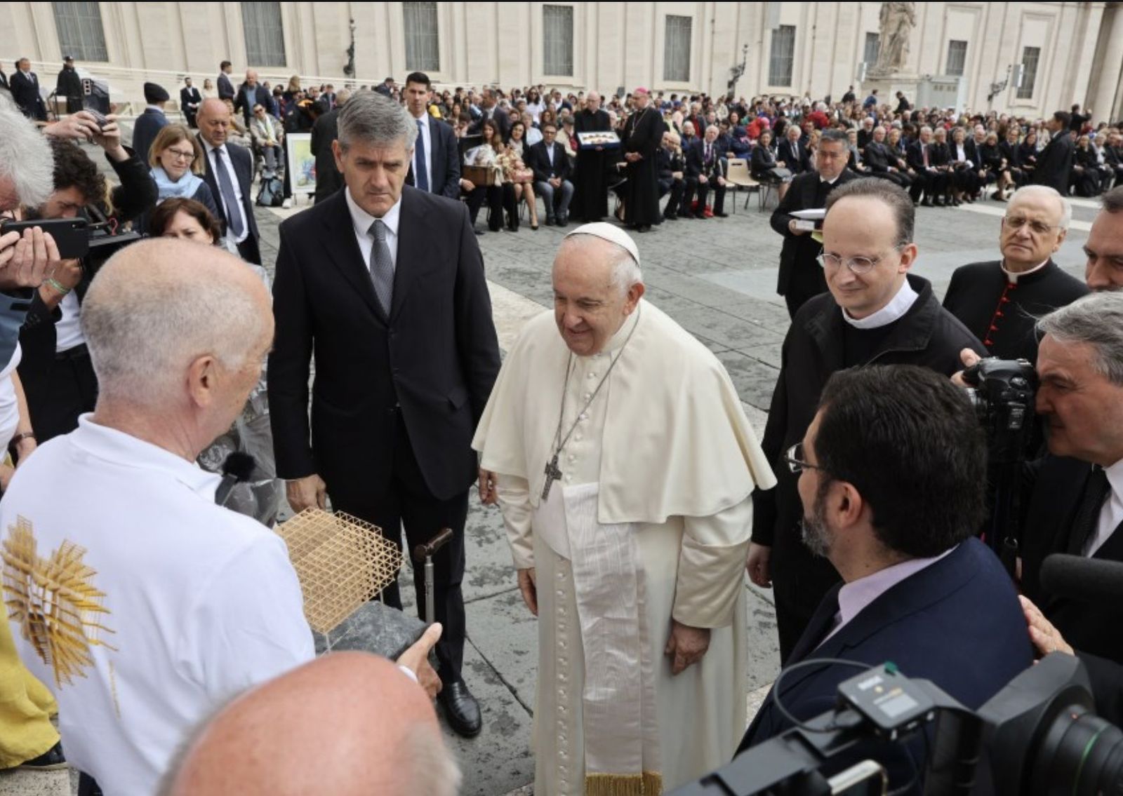 Francisco saludó a las víctimas de abusos en Alemania