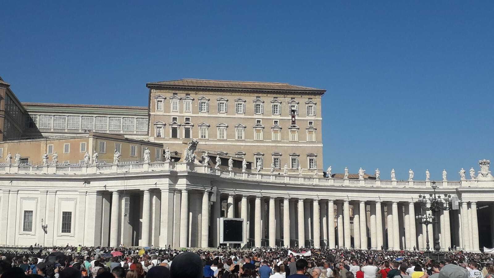 Desde el interior del Angelus en san Pedro