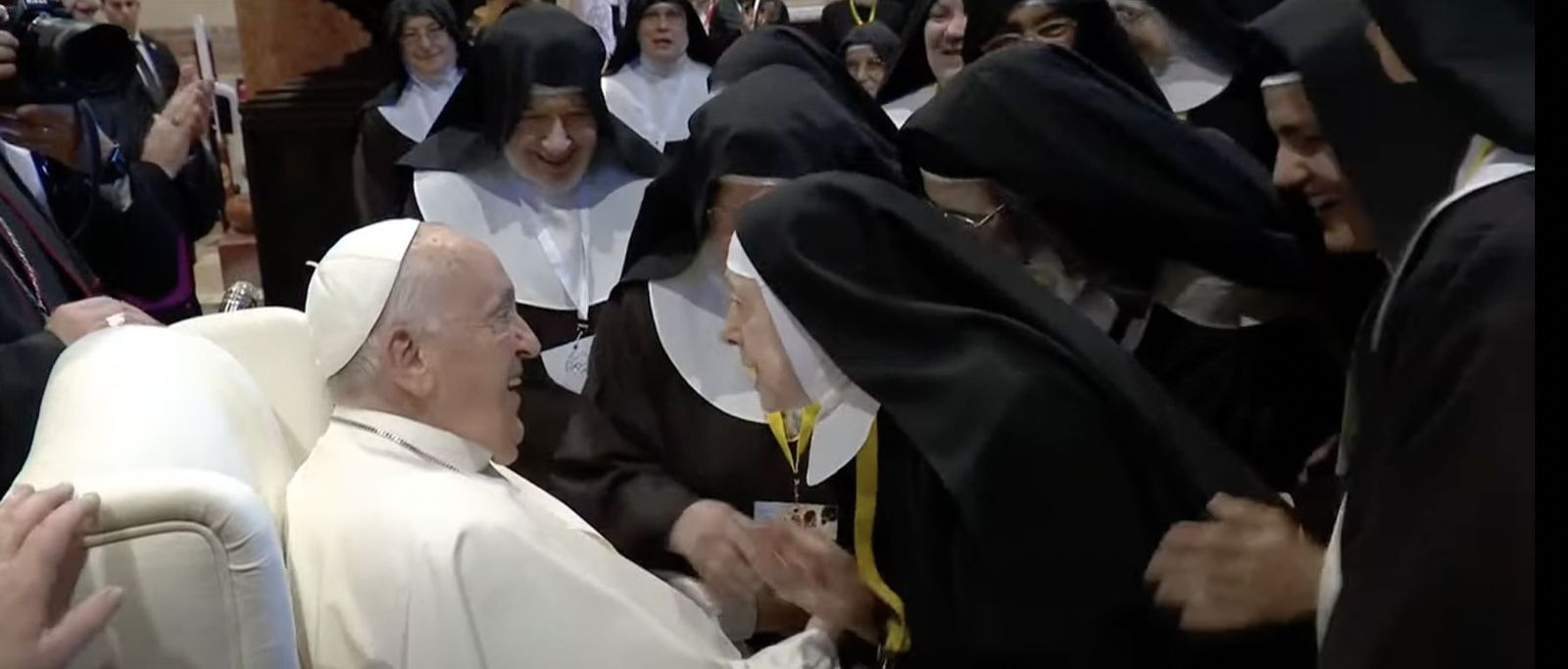 Francisco, con las religiosas