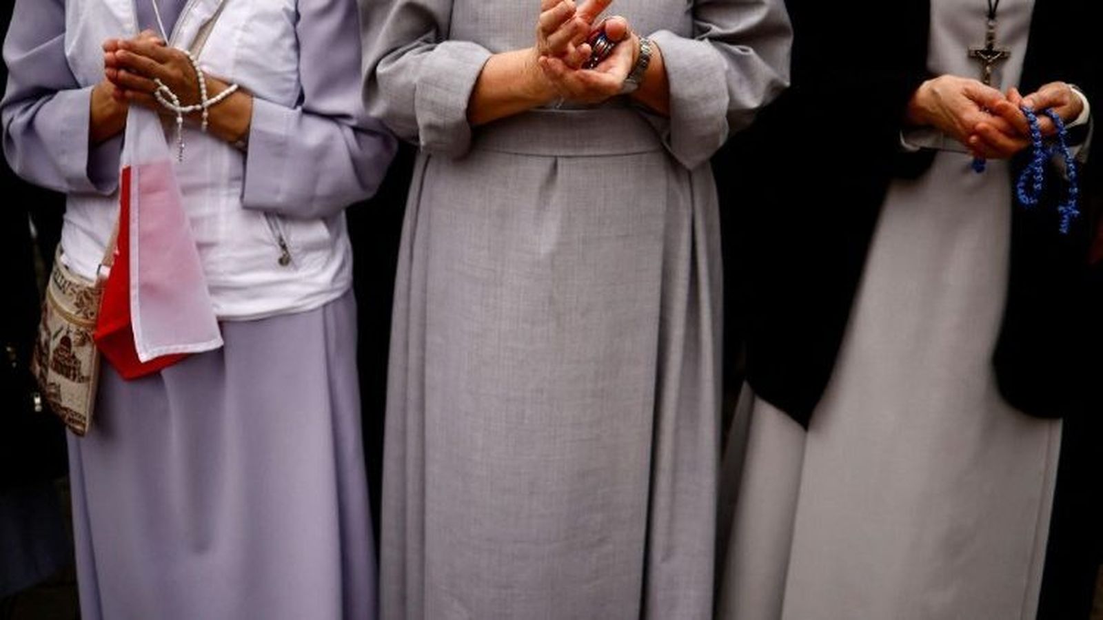 Religiosas en oración