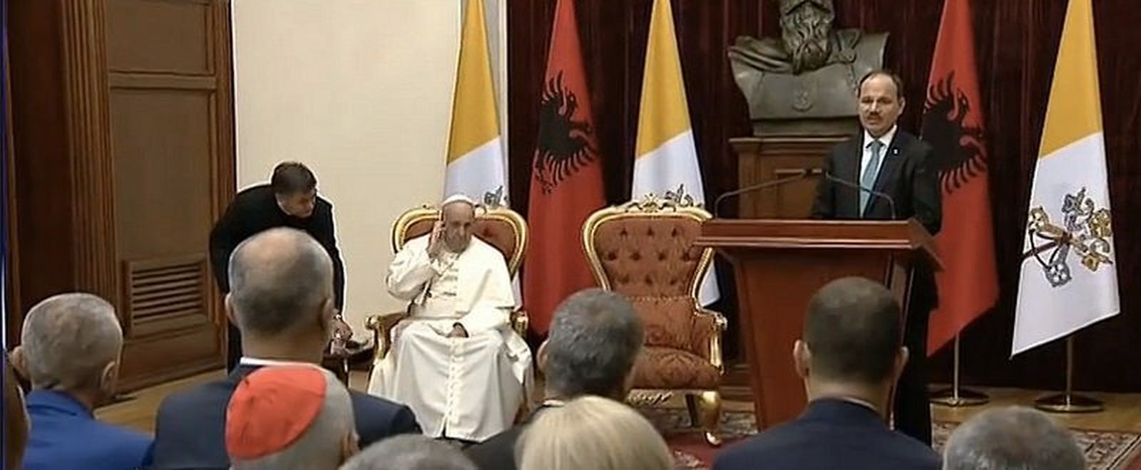 Discursos entre el presidente de Albania y el Papa