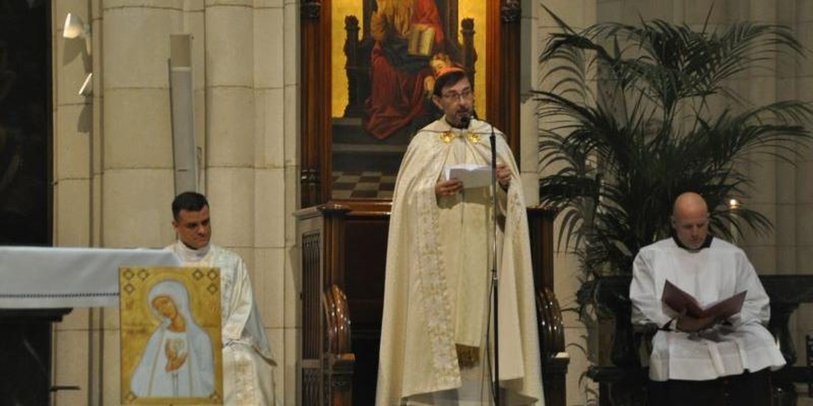 Cardenal José Cobo en la catedral de la Almudena