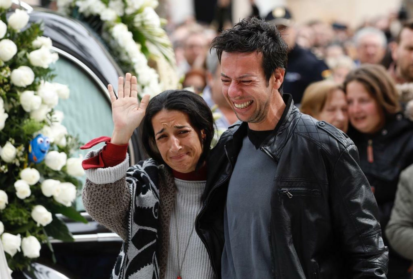 Los padres de Gabriel, a su entrada a la catedral