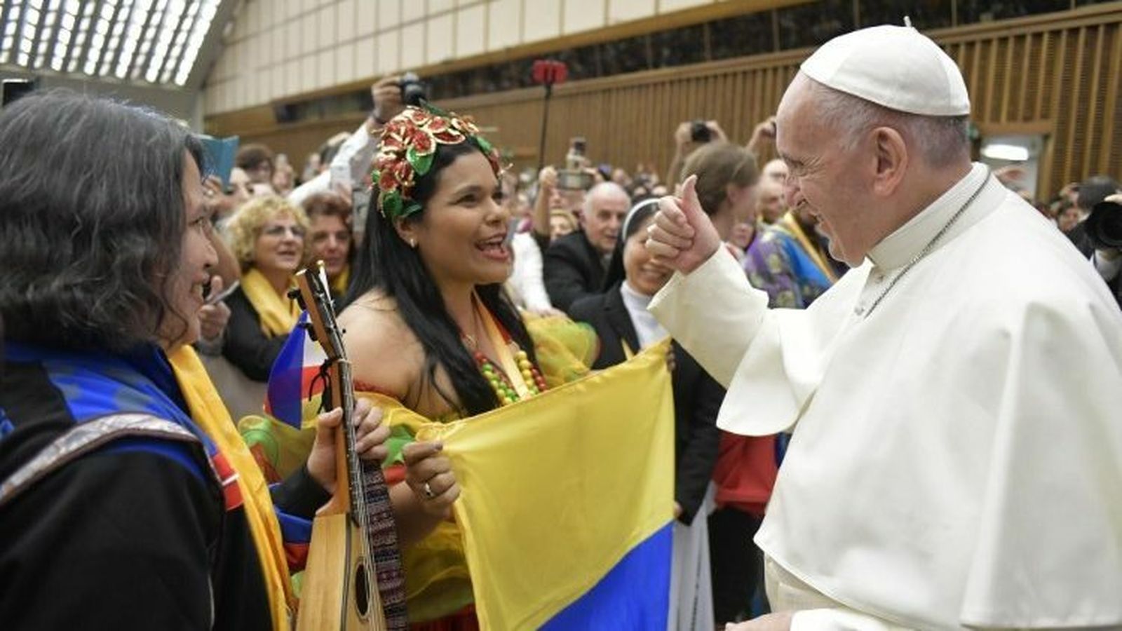 Francisco, con los grupos corales