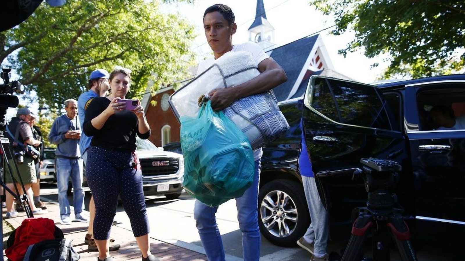 Migrantes llegan a Marthas Vineyard