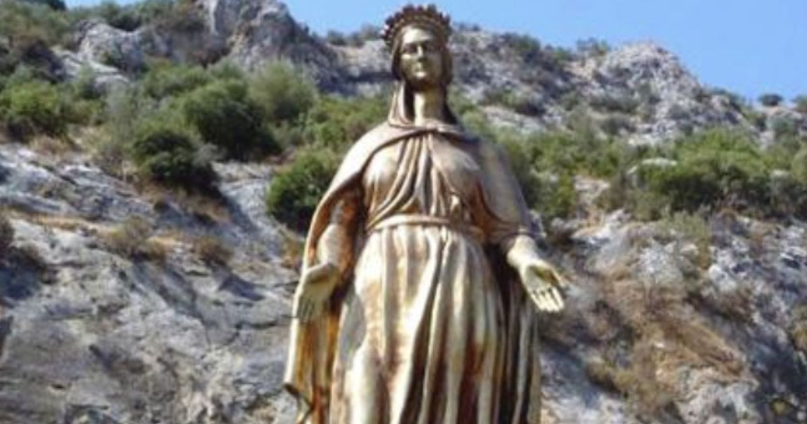 Estatua de la Virgen en Egipto