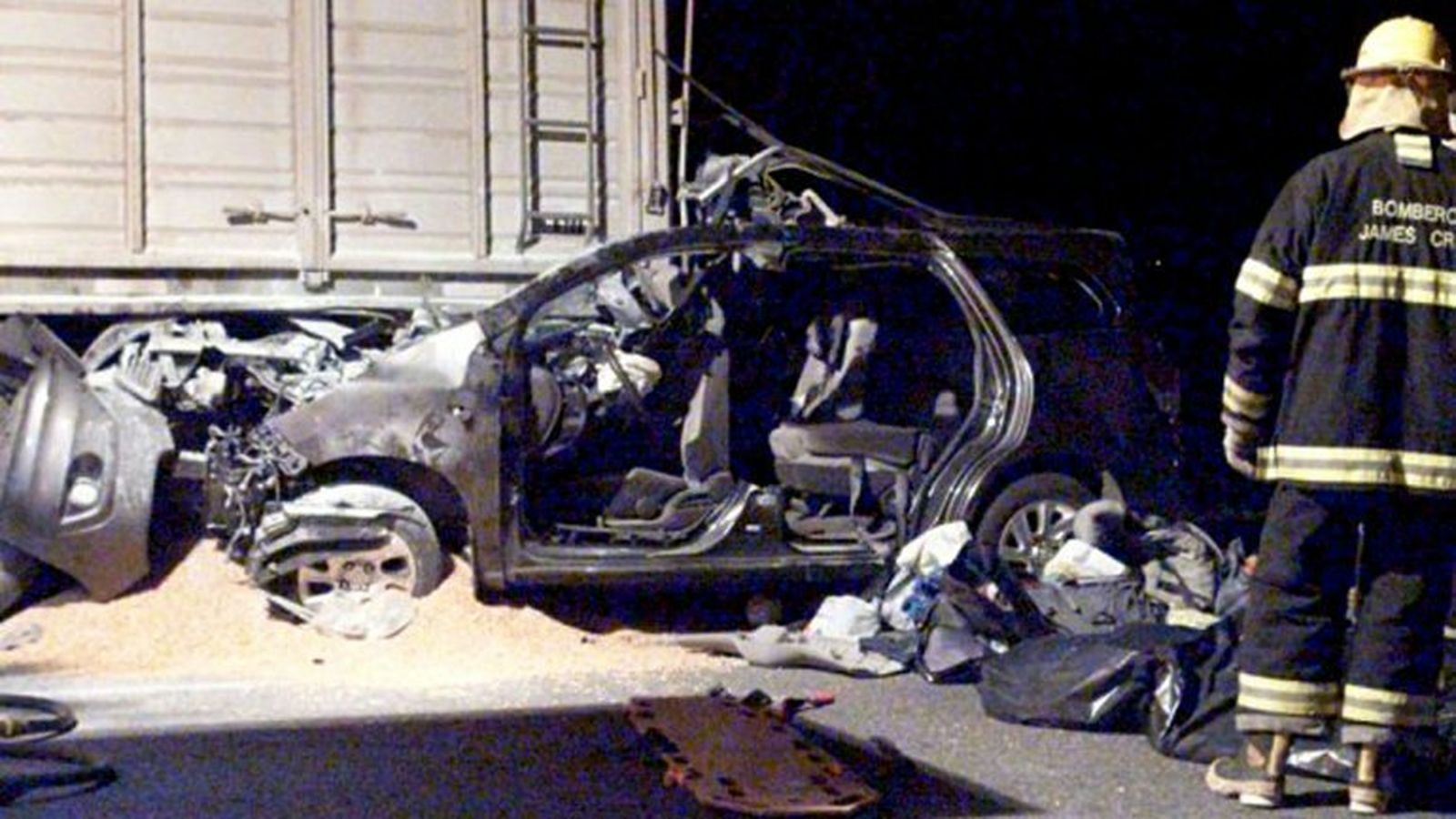 El coche siniestrado donde viajaba la familia del Papa