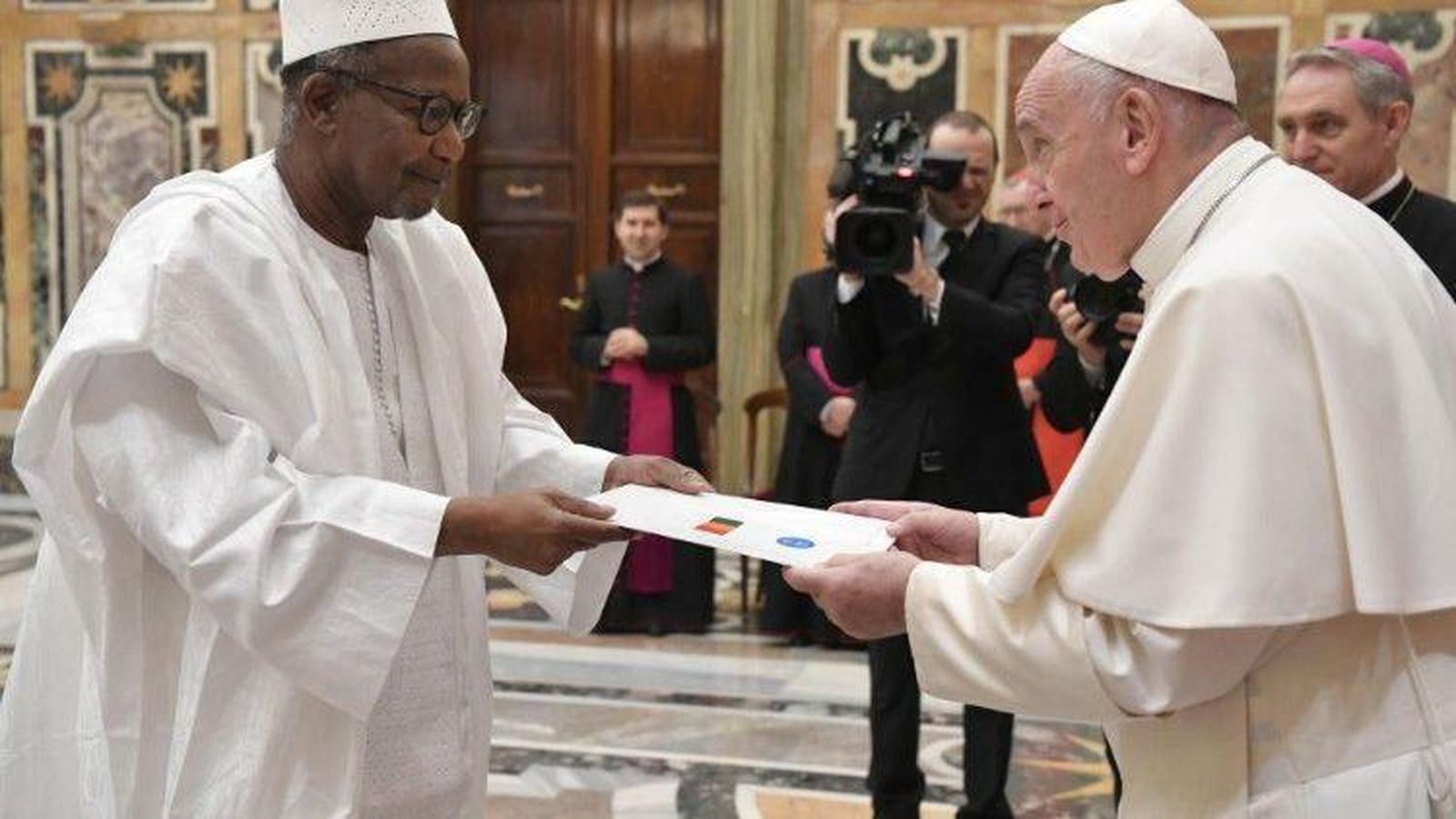 Presentación de credenciales de los nuevos embajadores en el Vaticano