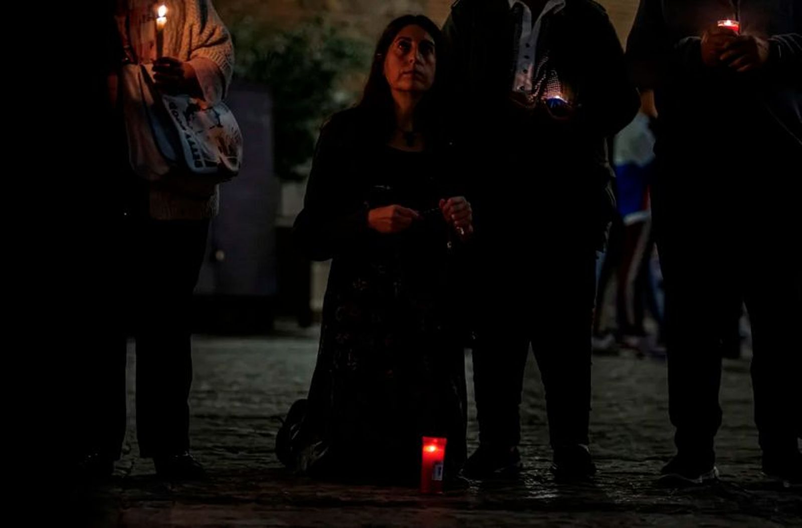Rosario de reparación ante la catedral de Toledo