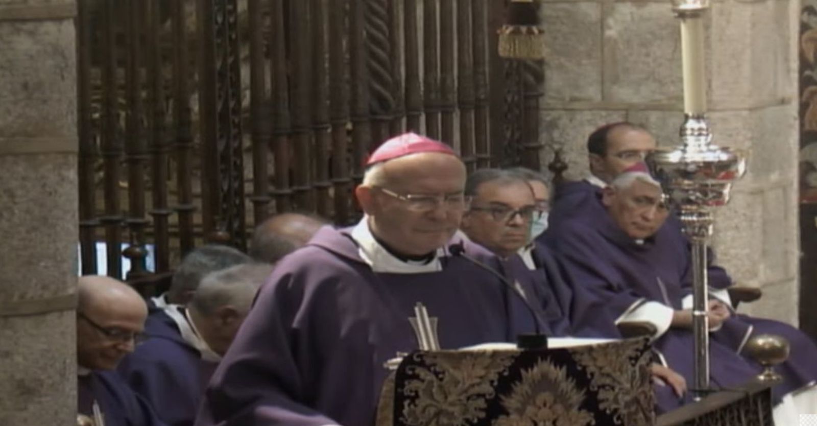 Don Amadeo despide a Antonio Montero