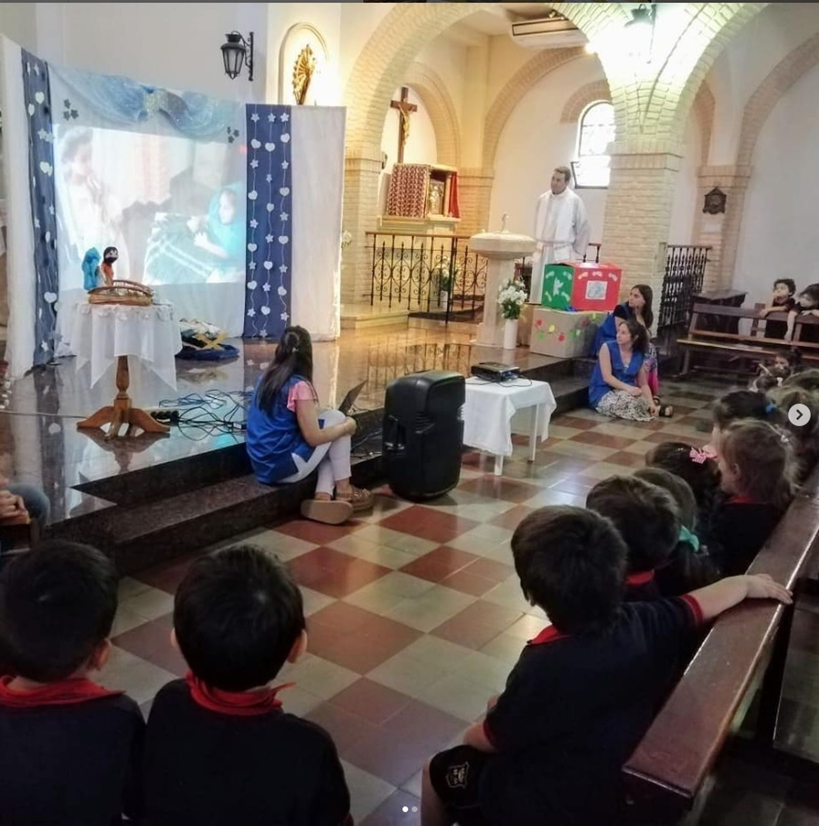 Por la evangelización de la educación