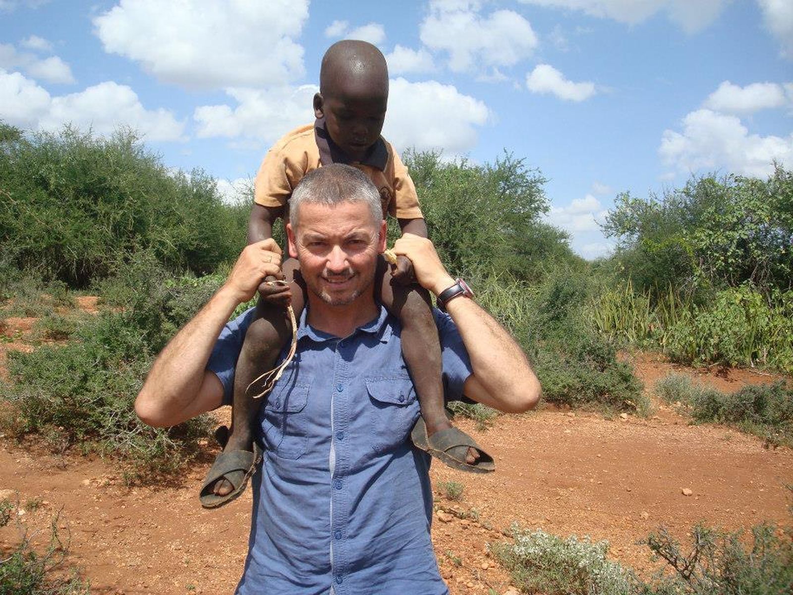 Con un niño samburu