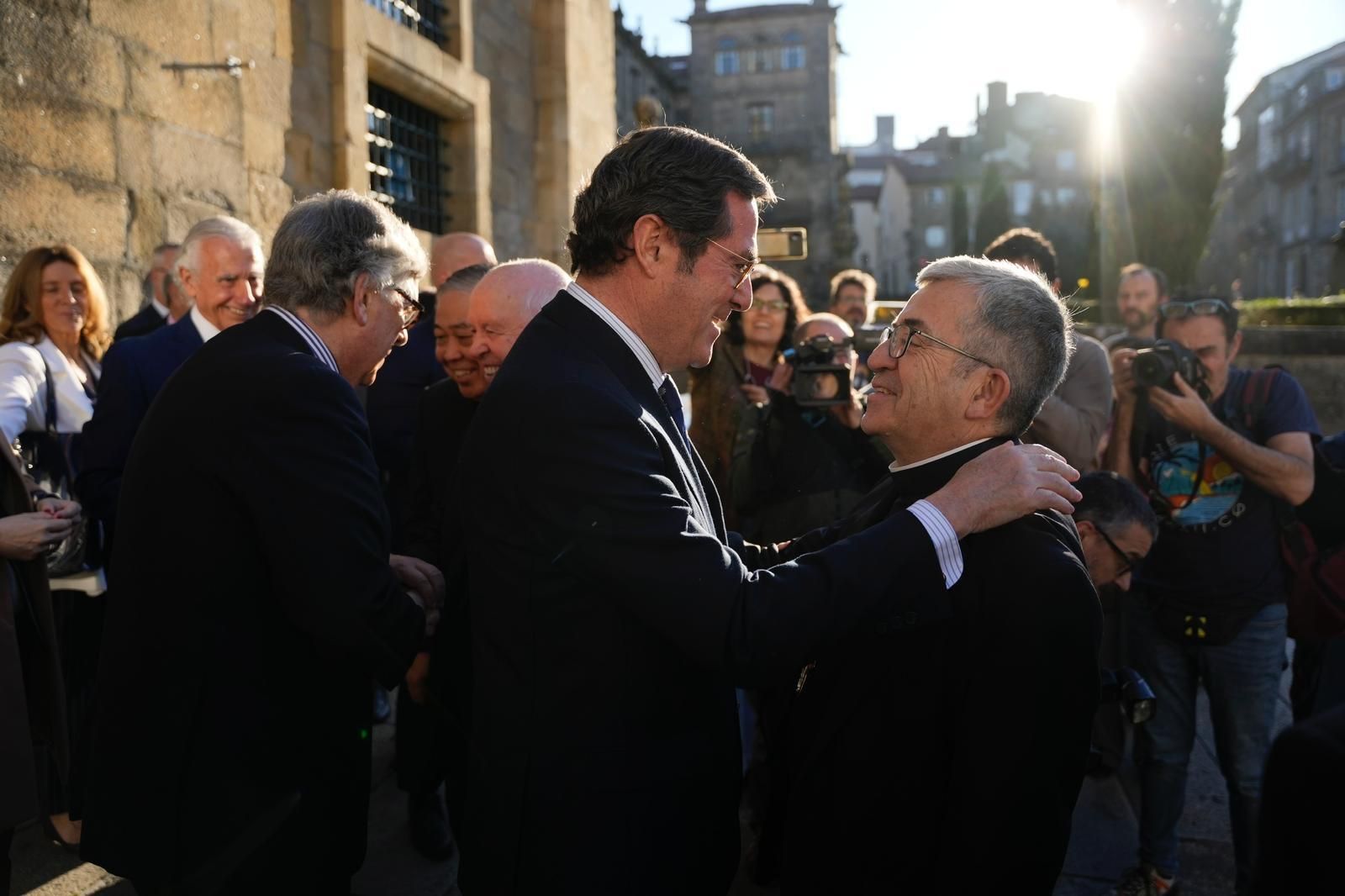 Antonio Garamendi saluda a Luis Argüello