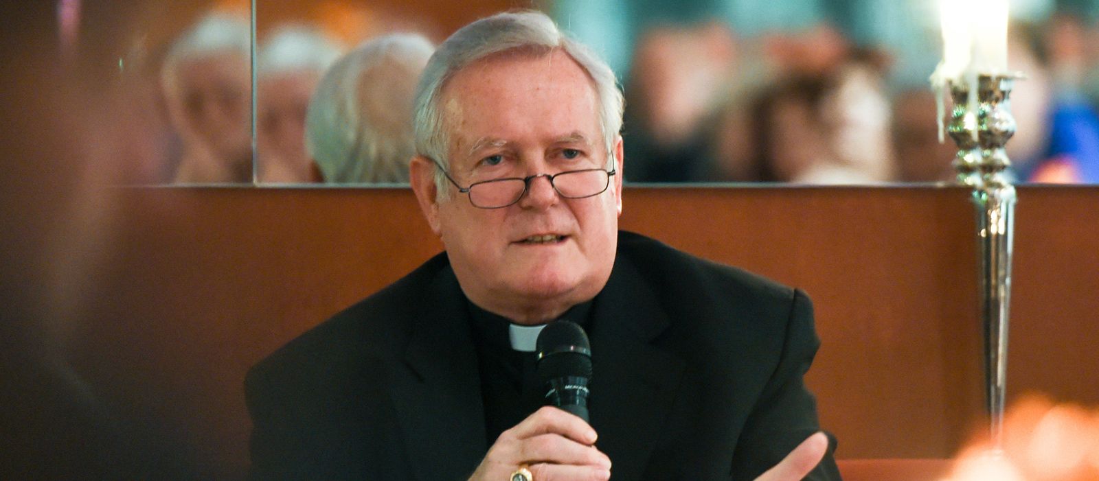 Friedhelm Hofmann, obispo emérito de Wurzburgo