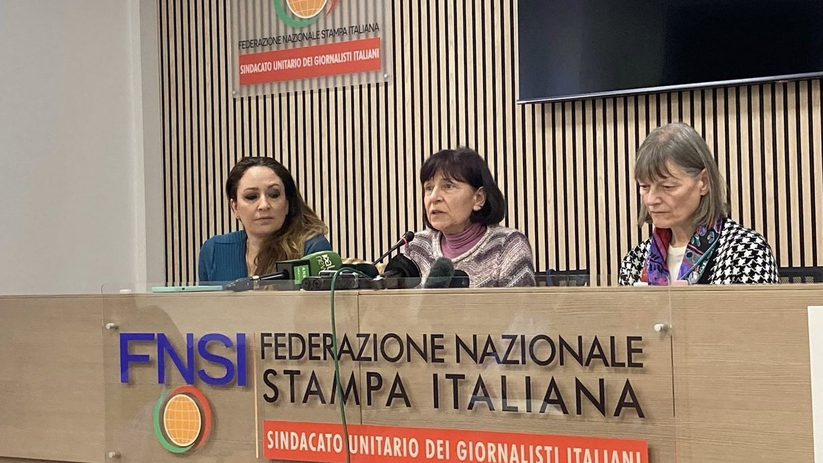 Las víctimas de Rupnik, en una rueda de prensa en Roma
