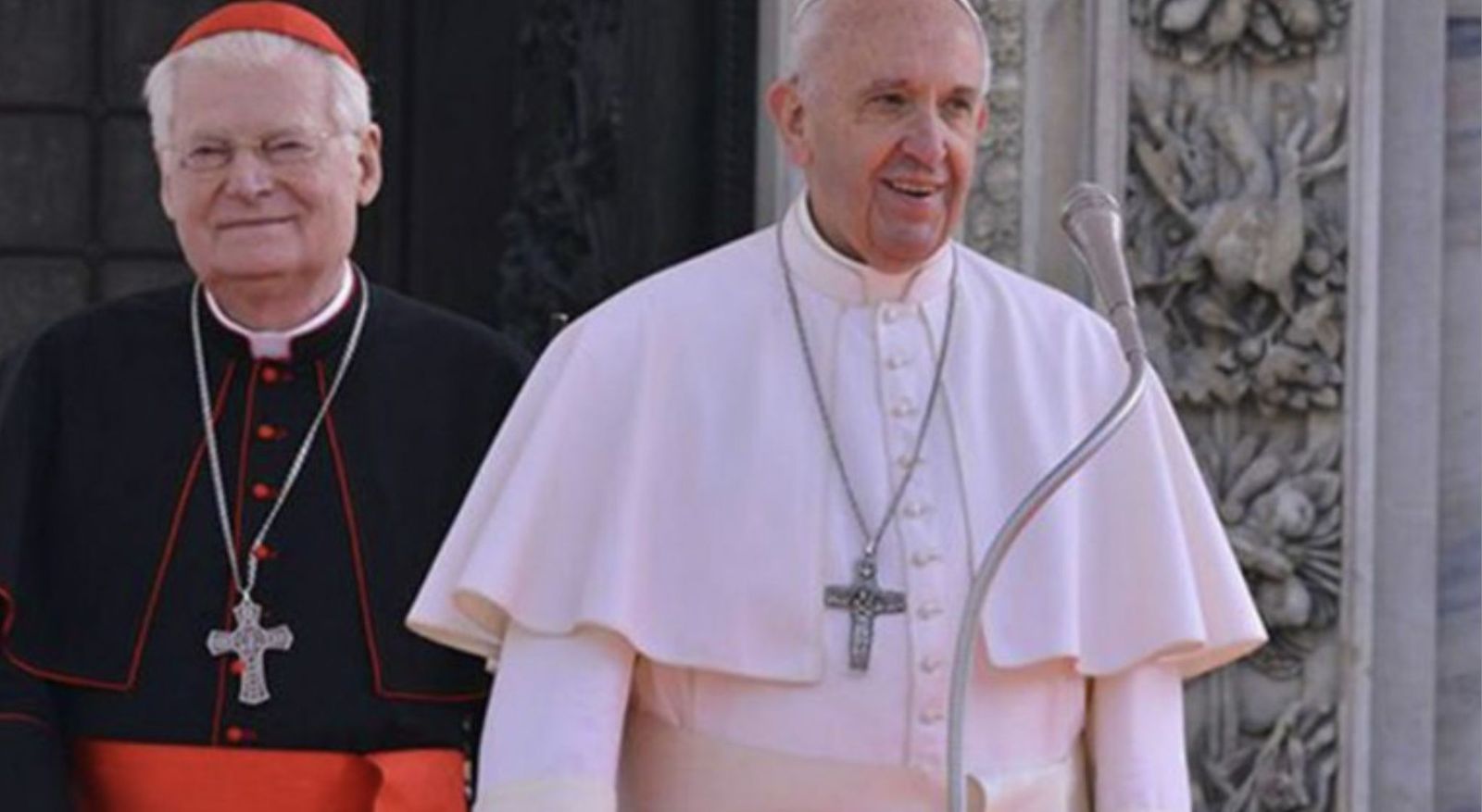 El cardenal Angelo Scola, con el papa Francisco