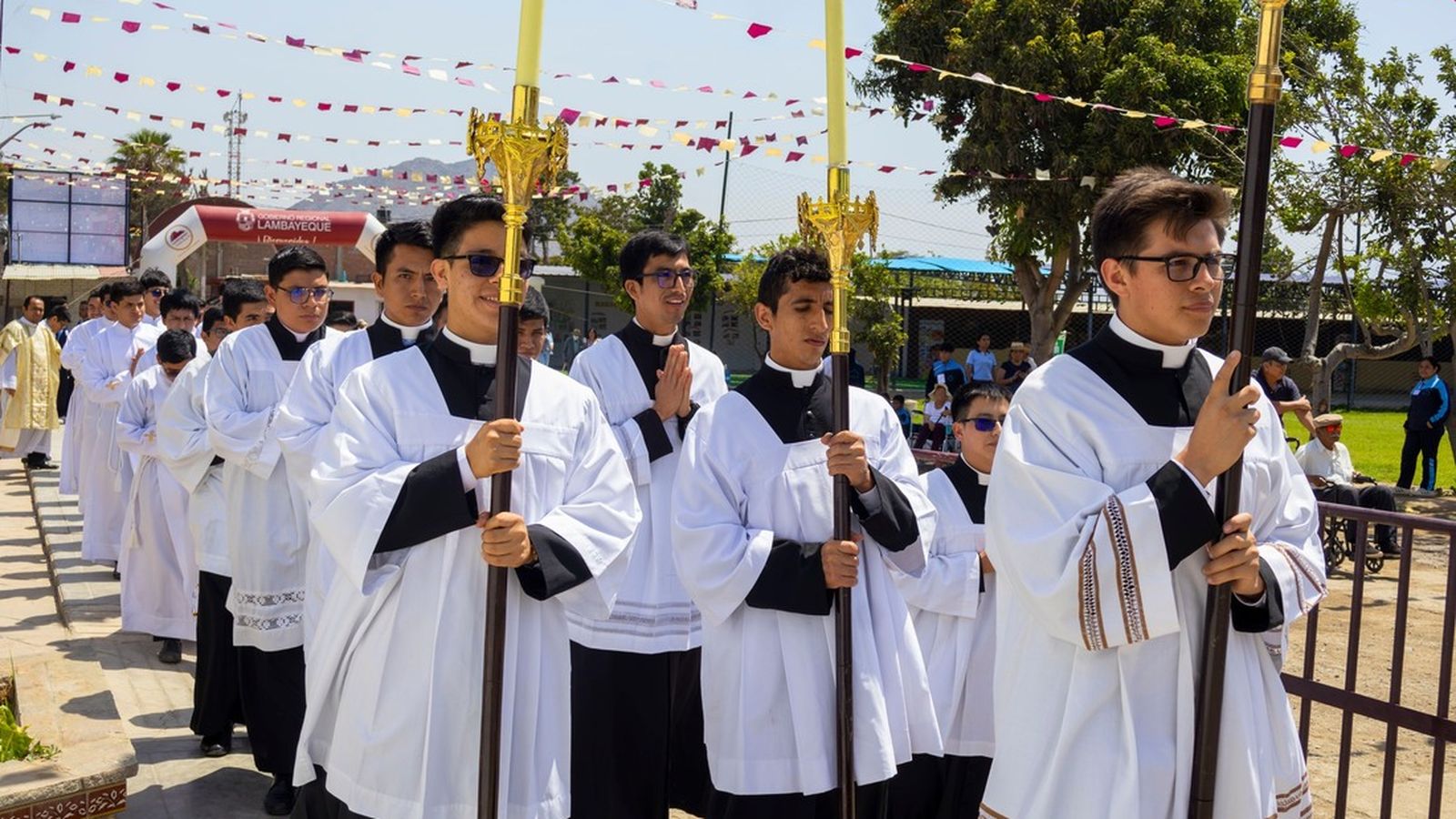 Seminaristas y delegados de movimientos apostólicos acudieron a la apertura del Año Jubilar