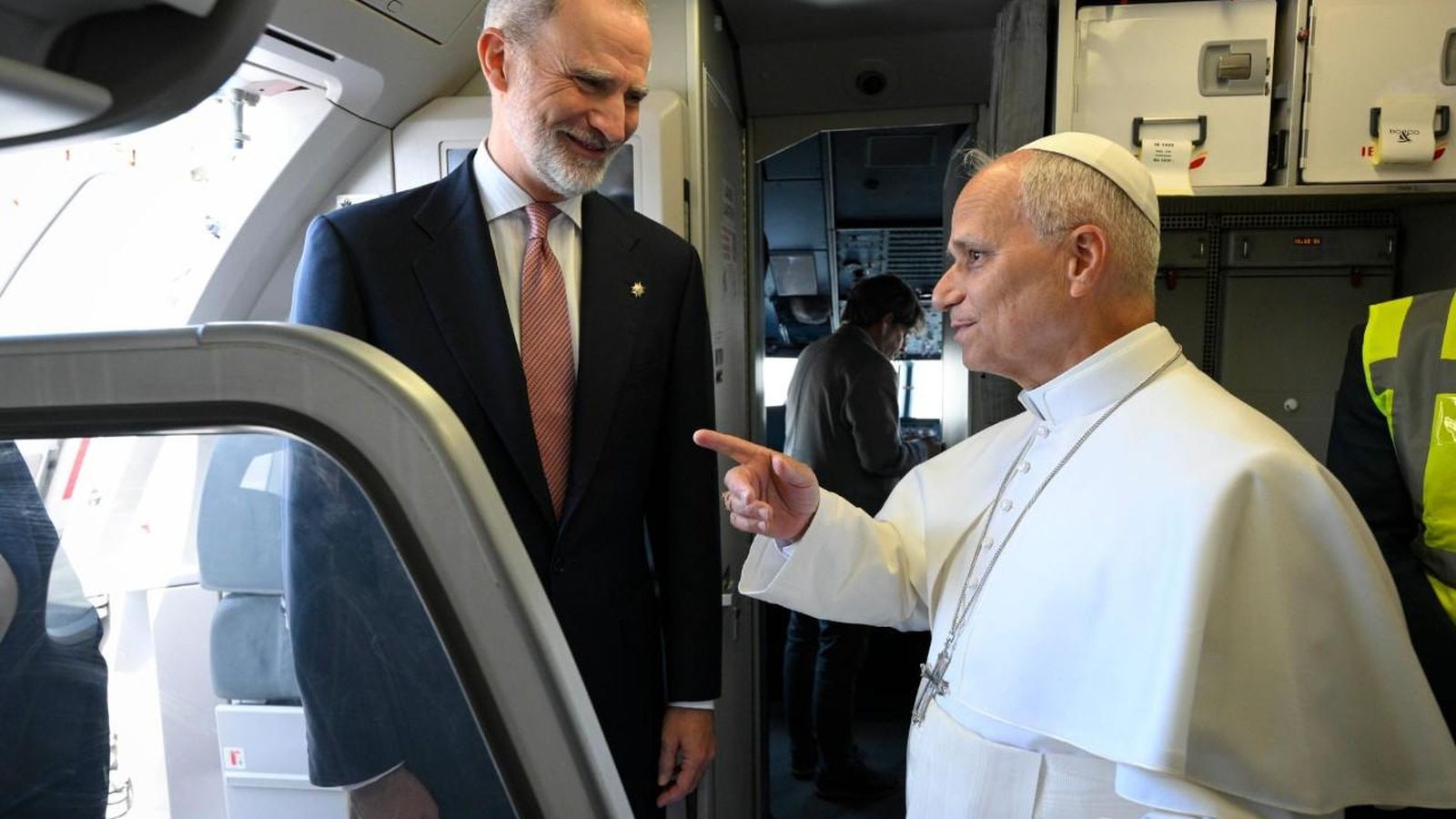 El Rey muestra al Papa el Falcon