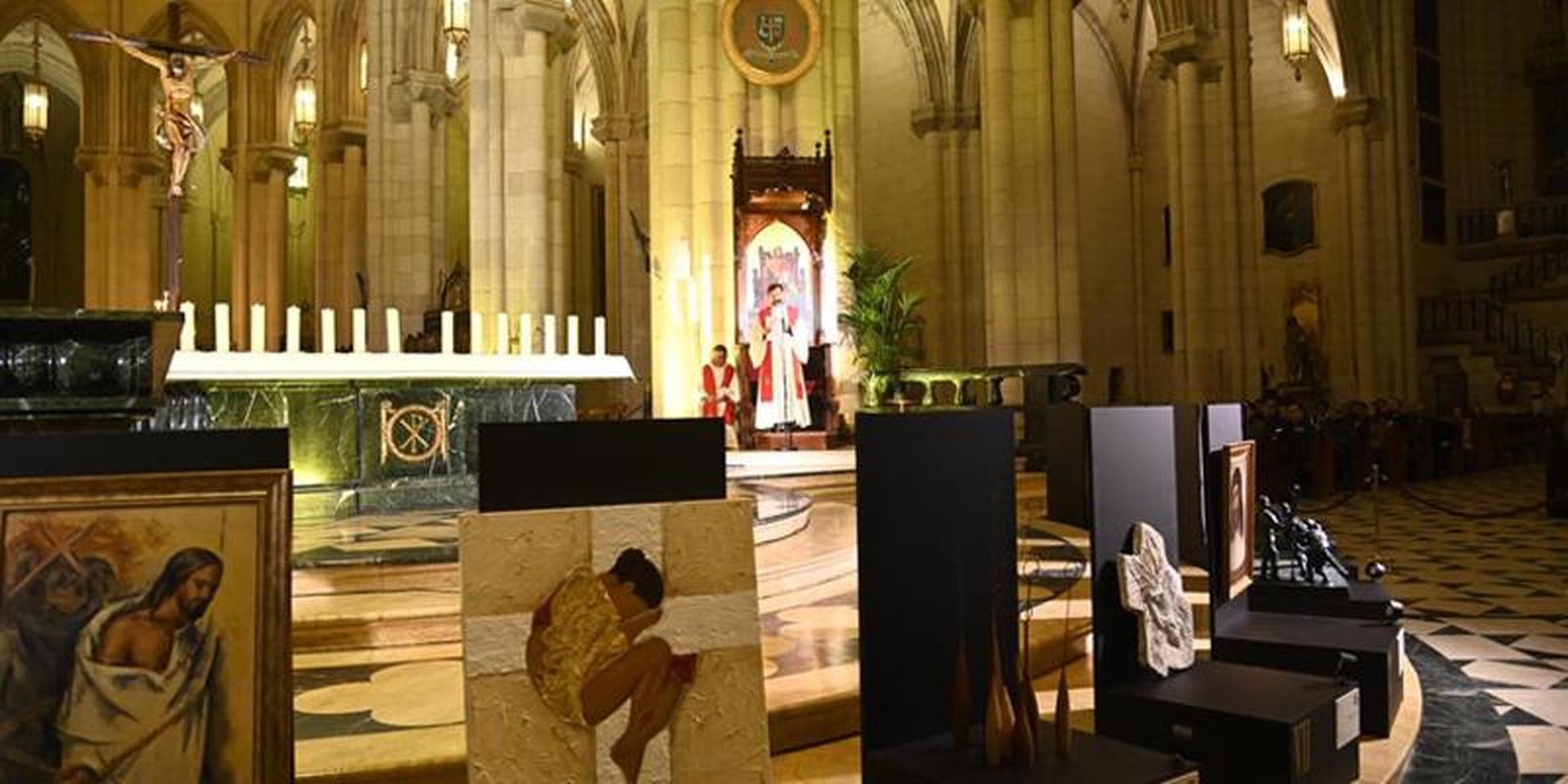 Via Crucis en La Almudena