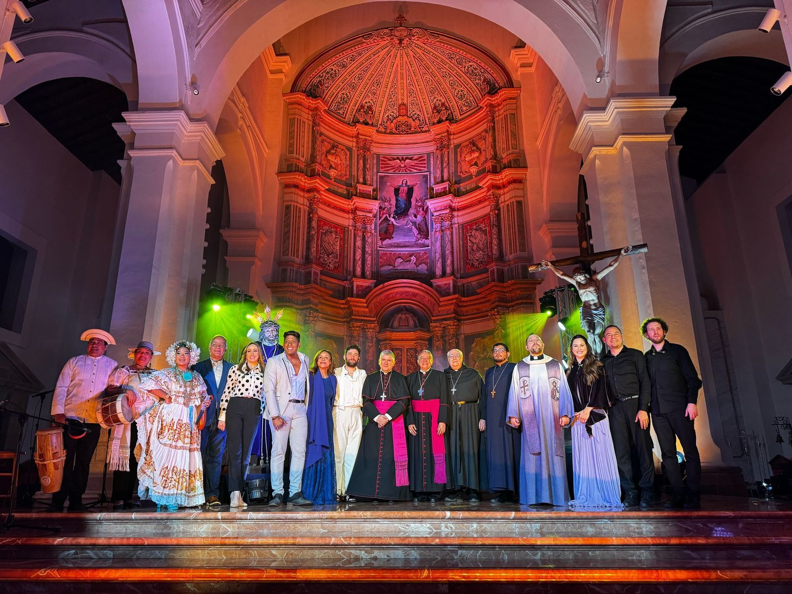 Via Crucis en la catedral de Panamá