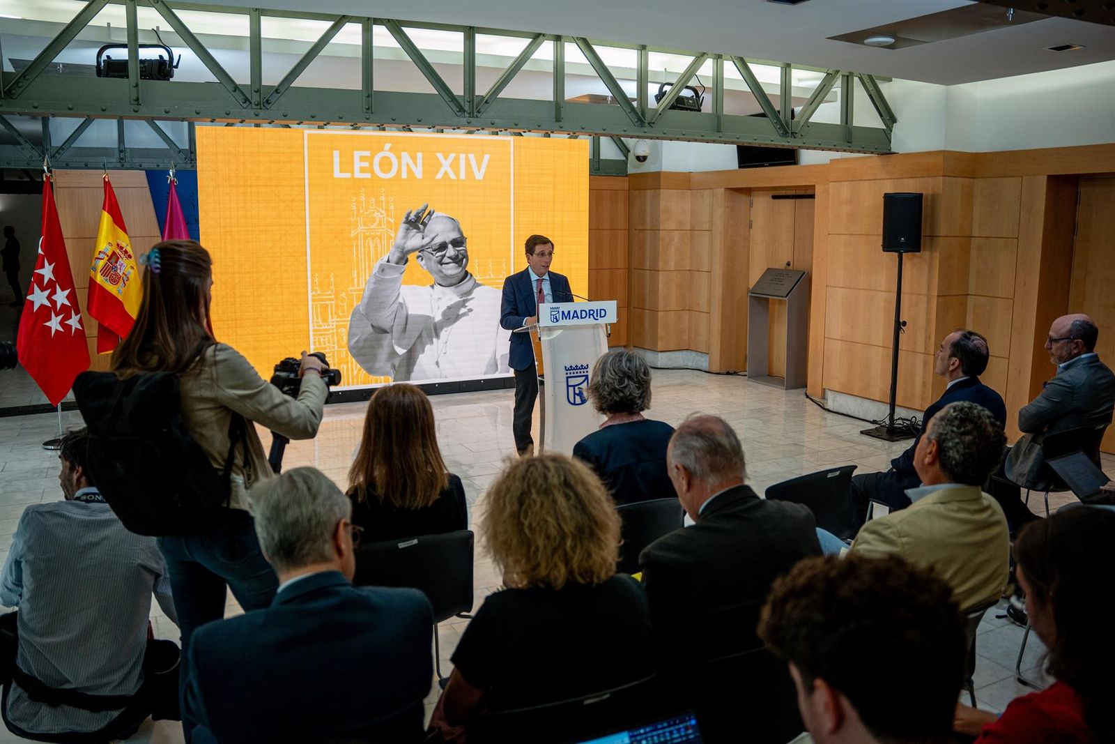 El alcalde, con el Papa León