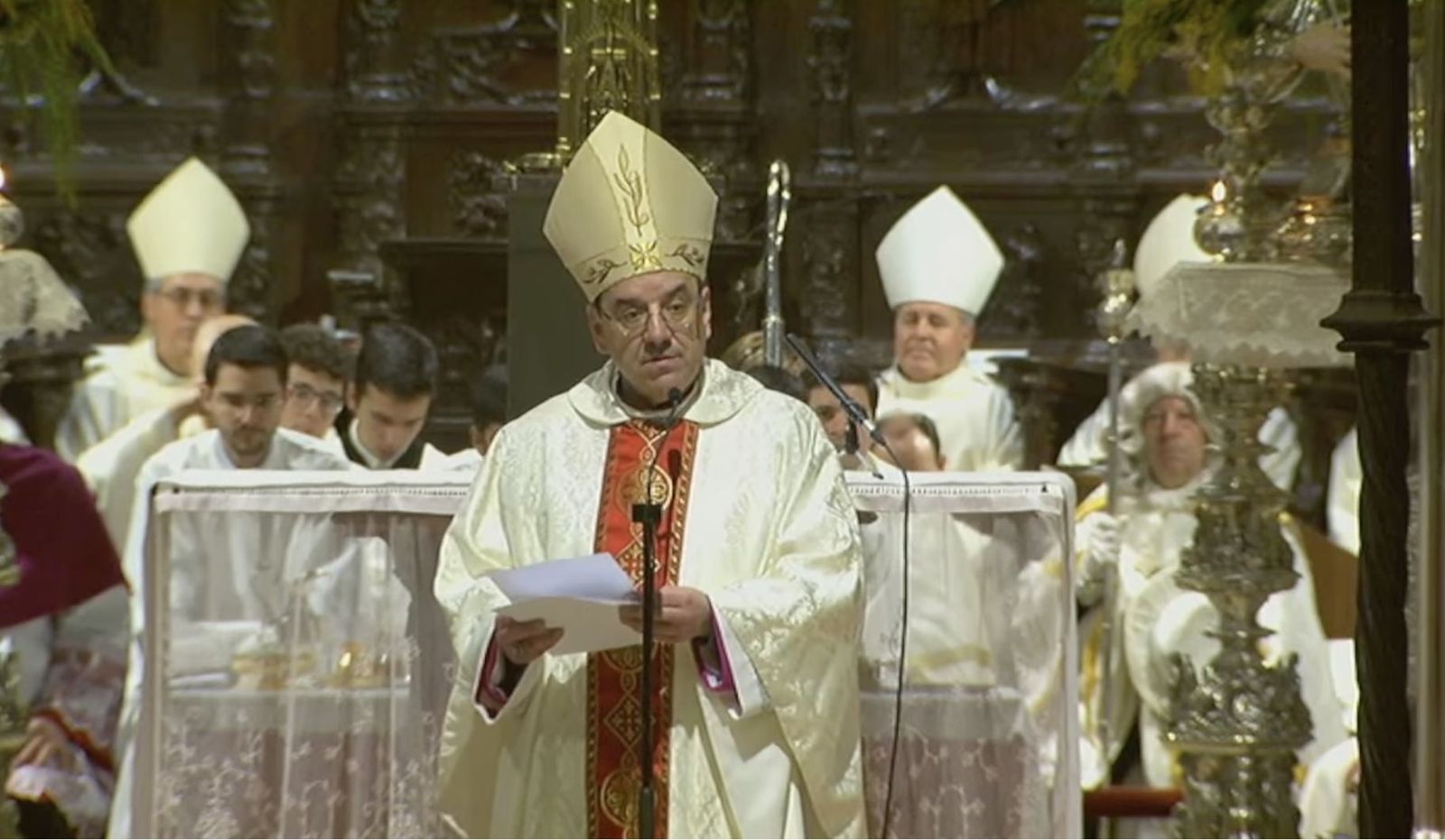 El arzobispo Roselló se dirige por primera vez a sus nuevos fieles