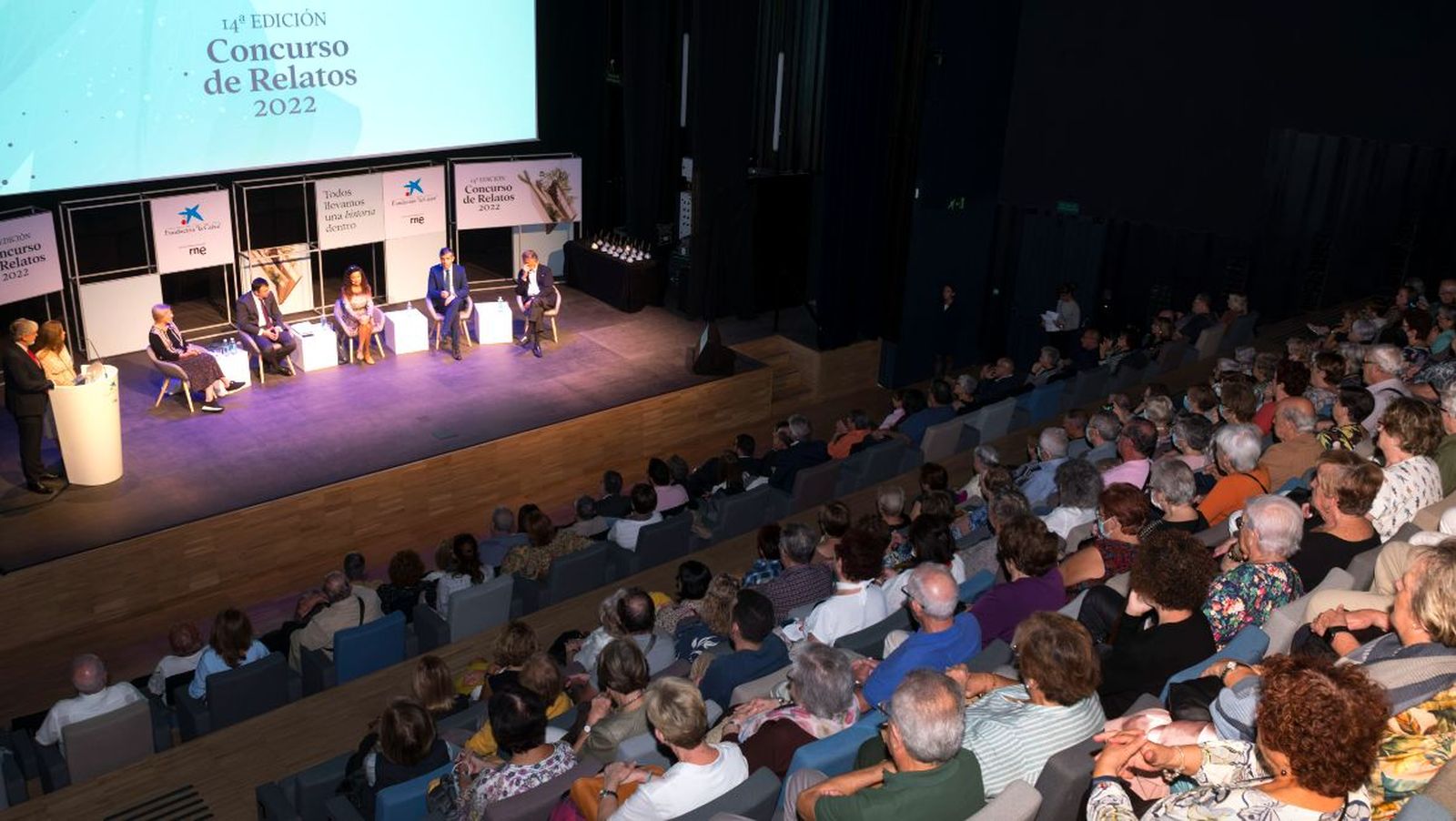 Asistentes al acto de entrega de premios