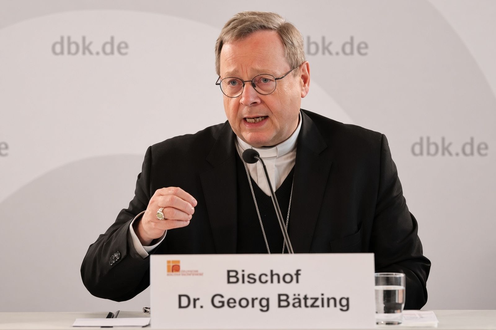 Georg Bätzing, obispo de Limburgo, está a favor de hacer opcional el celibato sacerdotal.