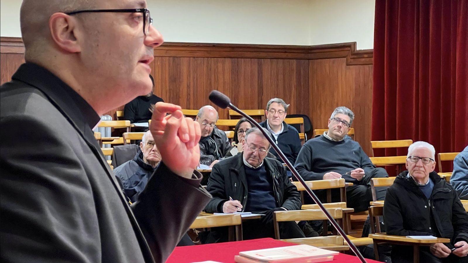 Zazo, en las jornadas sobre la parroquia