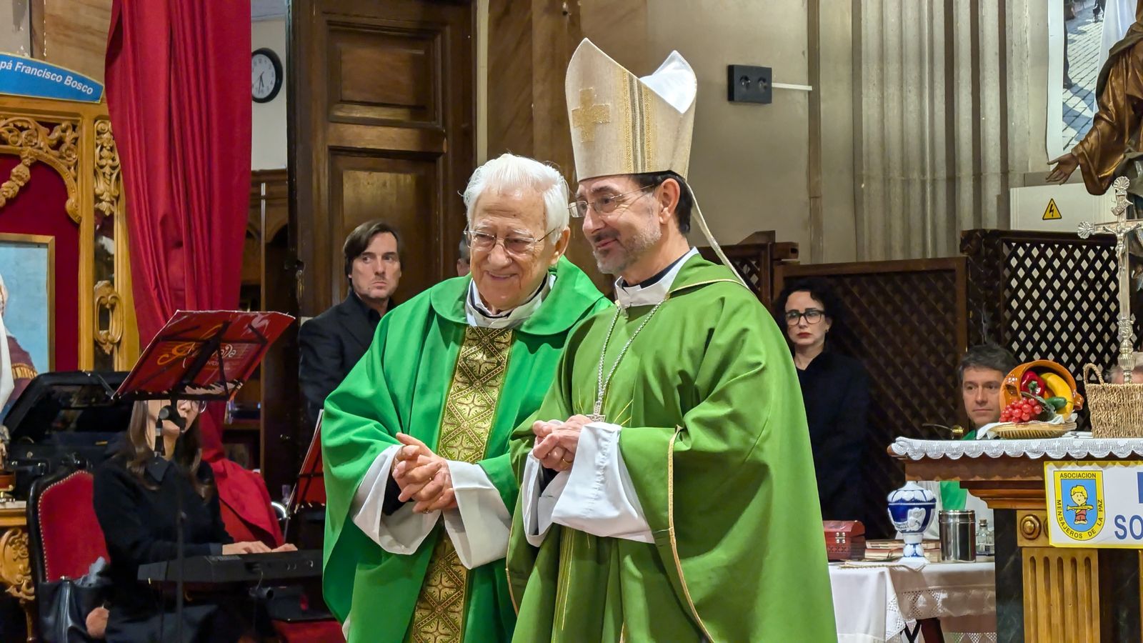 Cobo y el Padre Ángel, en San Antón