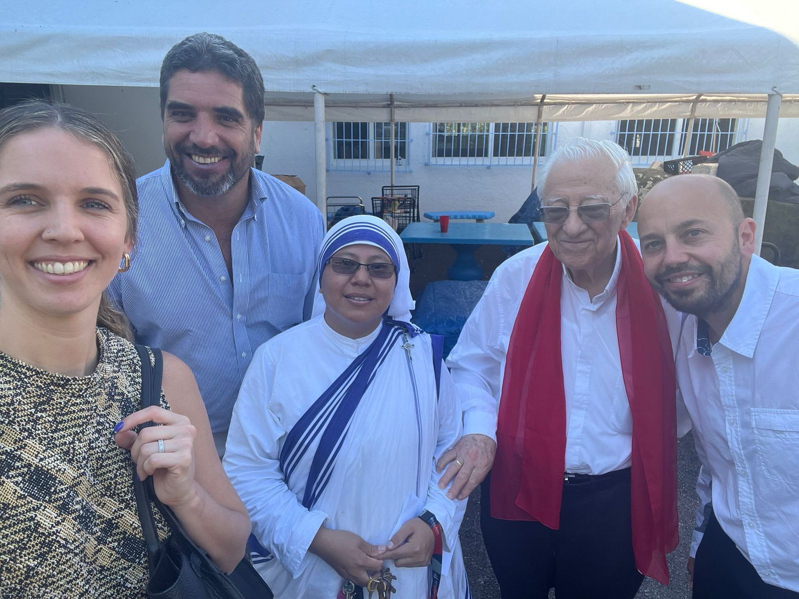 El Parde Ángel, en Miami, con las monjas de la Madre Teresa de Calcuta