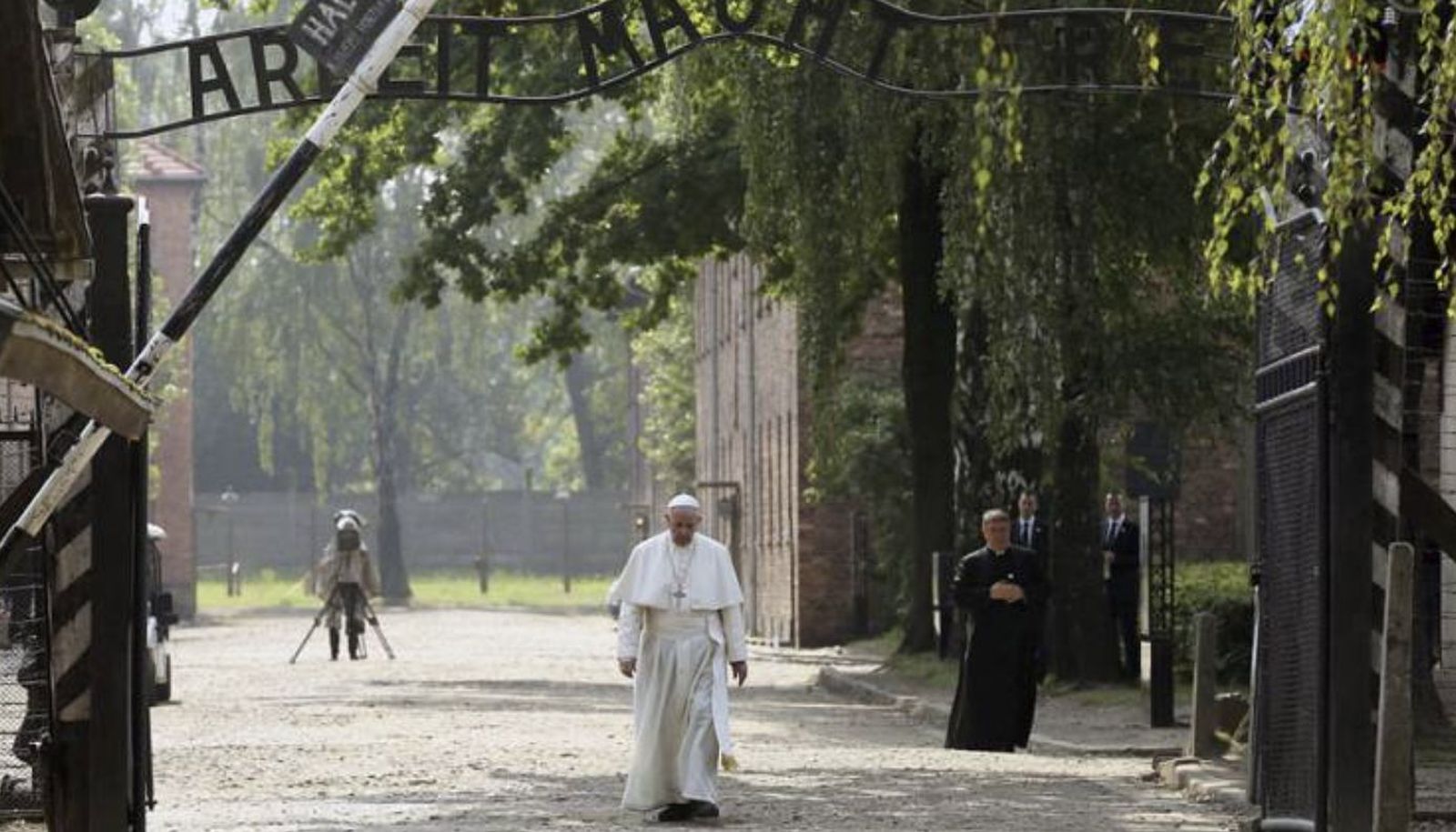 El papa en Auschwitz