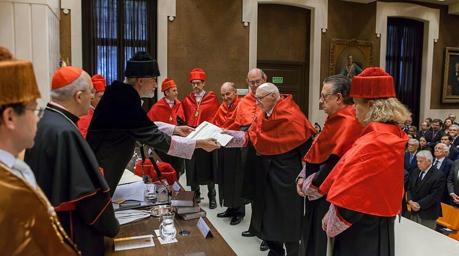 Doctorado a Pérez Llorca