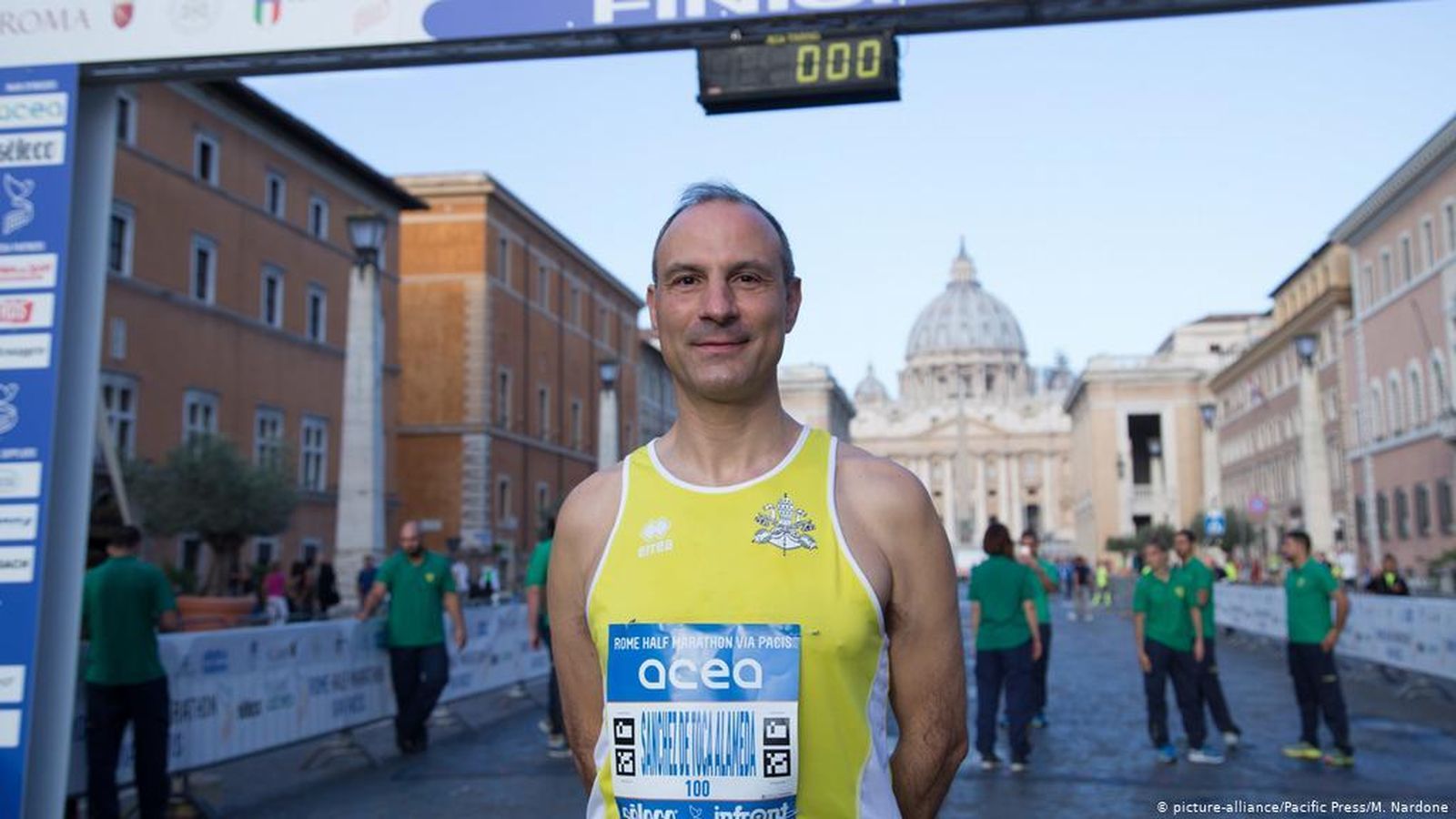 Melchor Sánchez de Toca, responsable de la Athletica Vaticana y runner