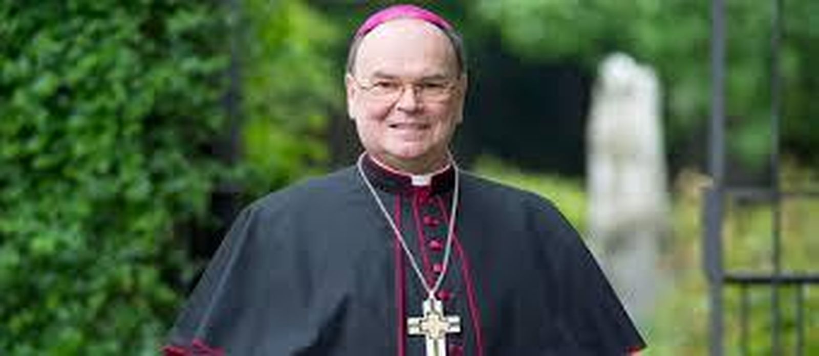 El obispo de Ausburgo se abre a bendecir a las parejas homosexuales