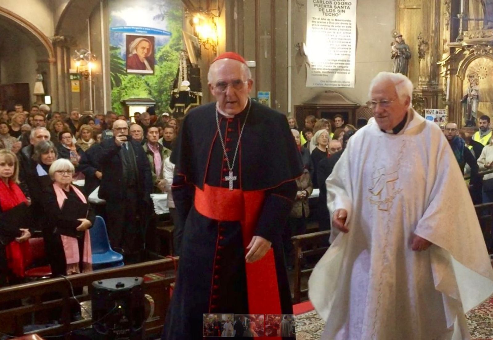 El cardenal Osoro acompaña al padre Ángel en su parroquia de Madrid