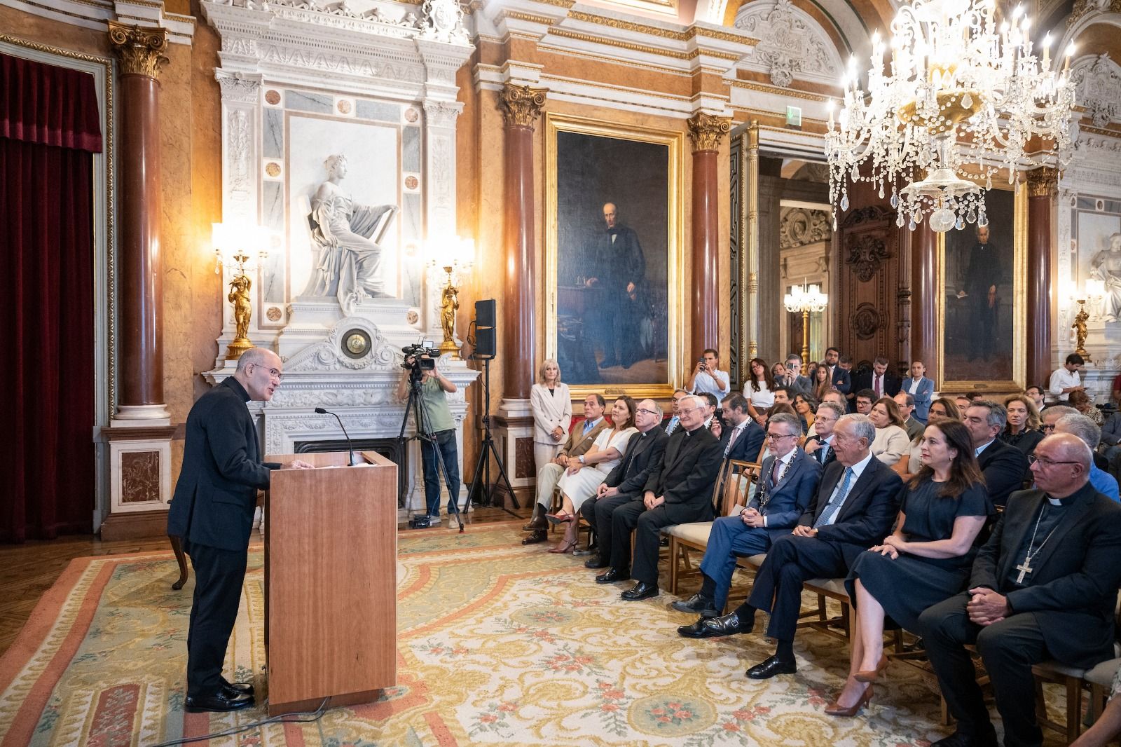 Entrega de la Medalla de Honor de la Ciudad al cardenal José Tolentino Mendonça