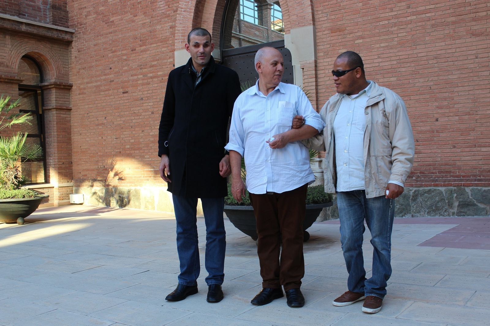 Tavares en Barcelona, junto a dos de sus hijos, Alexander y Filipe.