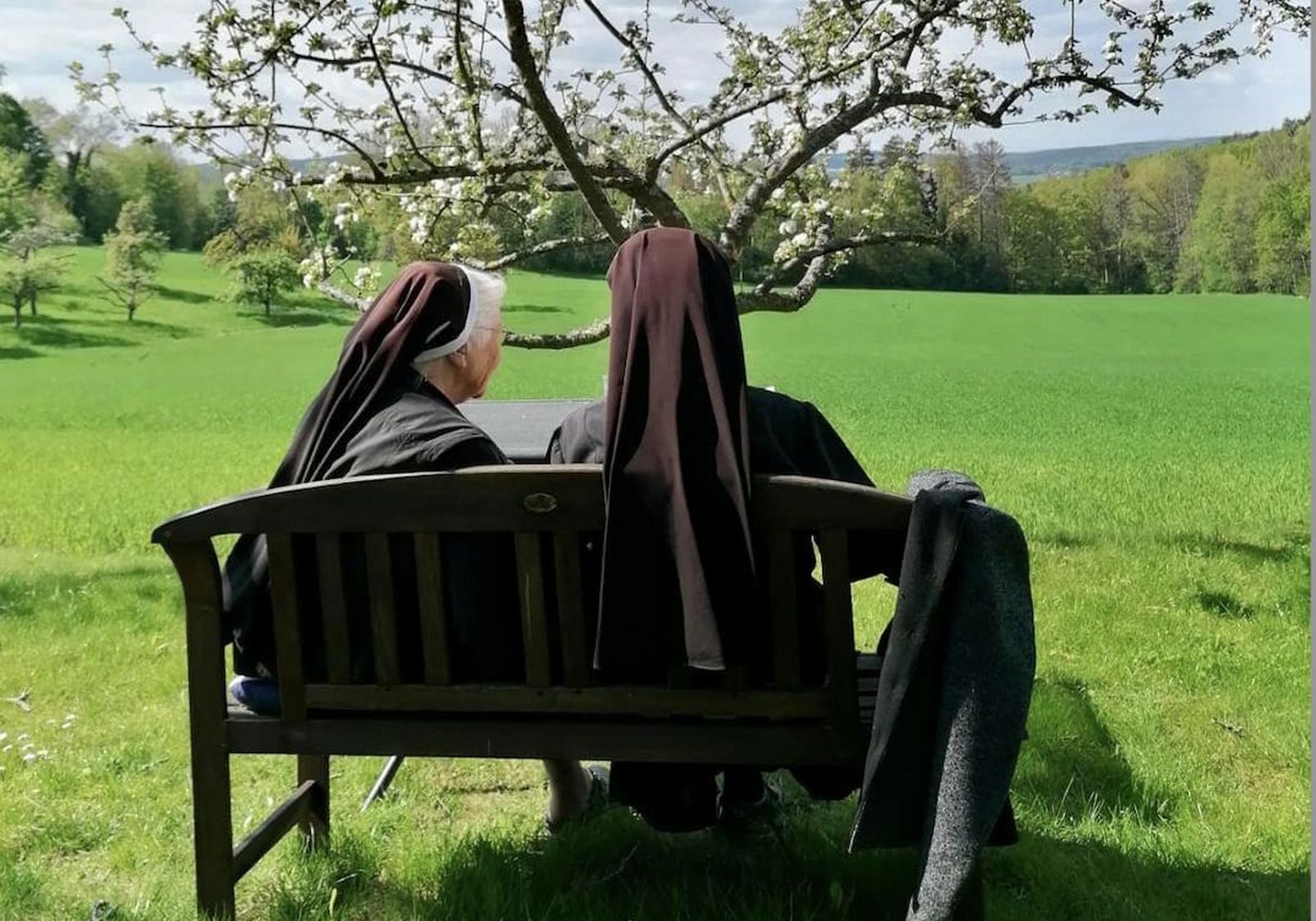 Dos hermanas franciscanas de los Catorce Santos