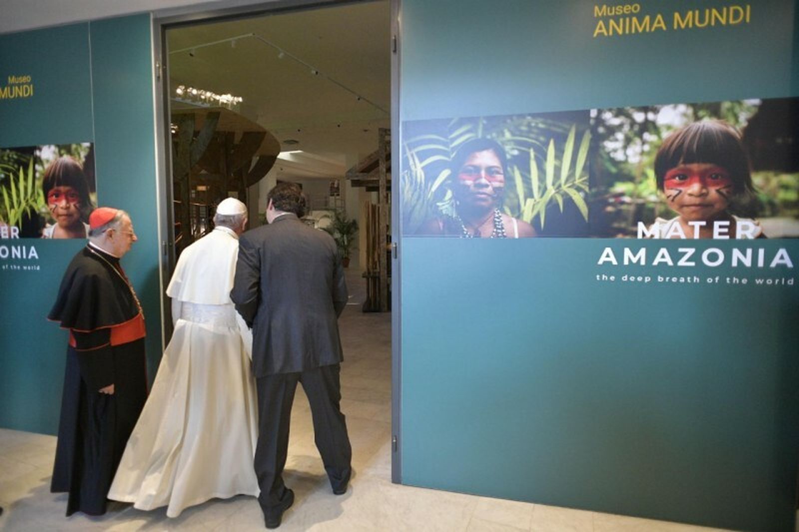 El Papa, en el Museo Etnológico