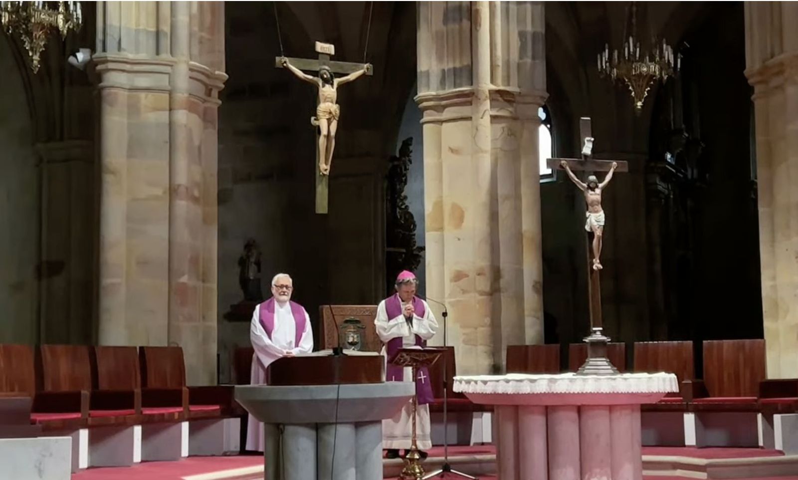 Joseba Segura durante el acto oracional de petición de perdón