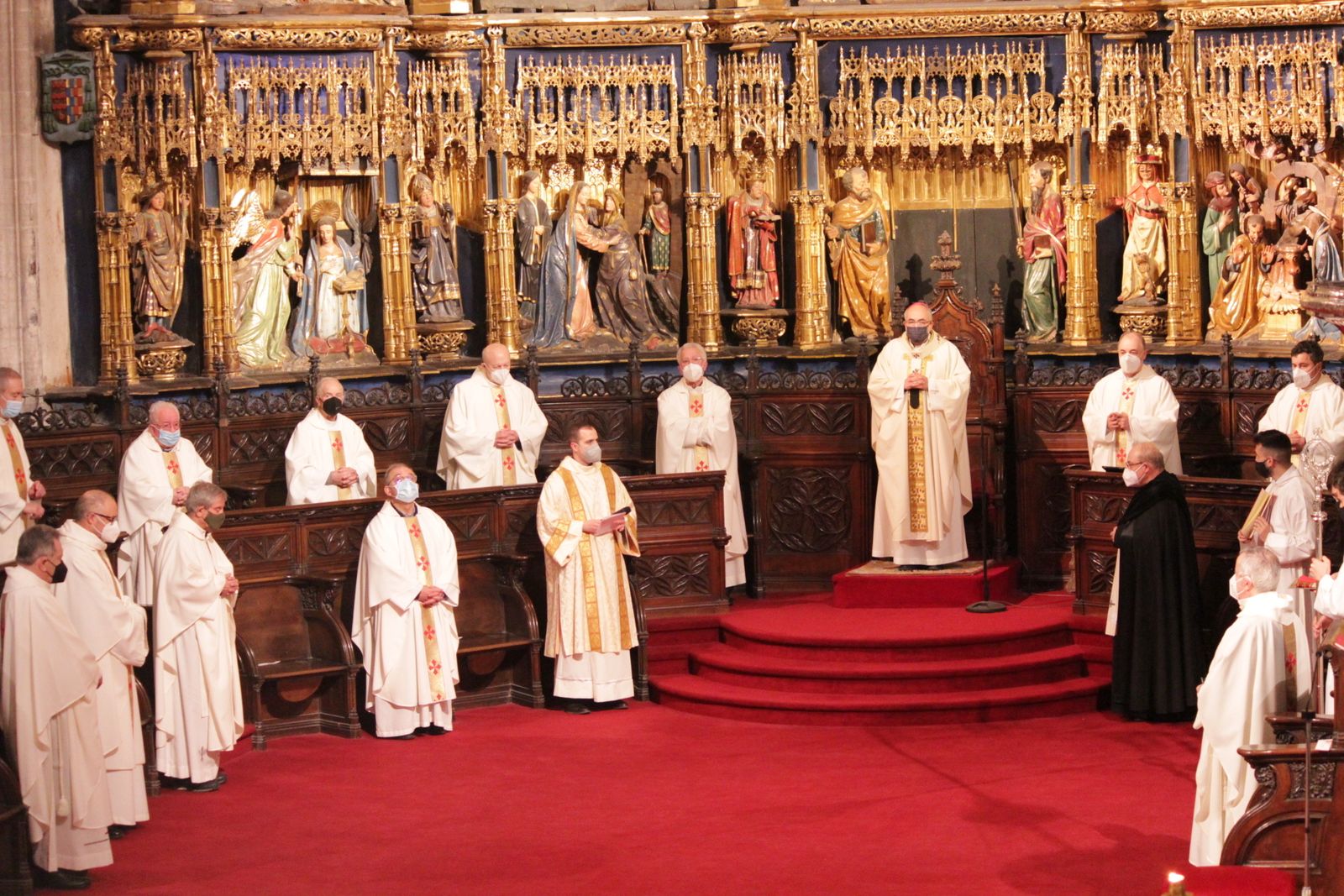 Sanz, durante la Misa Crismal en la catedral de Oviedo